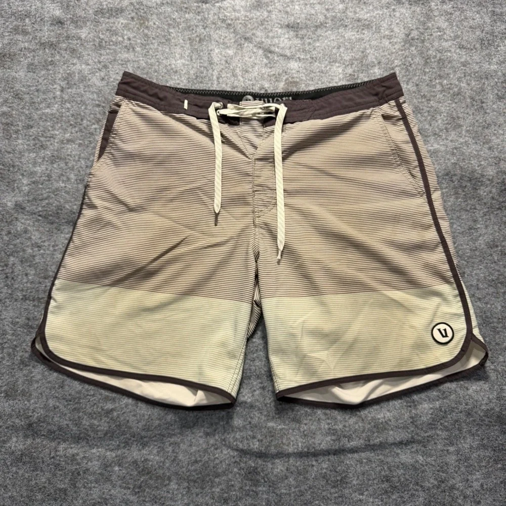 Vuori V314 Mens 32 Cruise Striped Board Shorts 7IN Brown Tan Swim Trunks Unlined